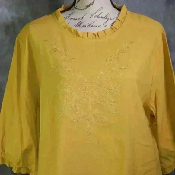 NWT Cellabie gold color embroidered front 3/4 sleeve 2XL pullover shirt - Picture 2 of 11